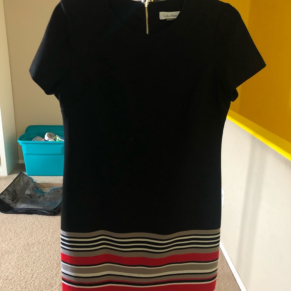 BEAUTIFUL CALVIN KLEIN DRESS!